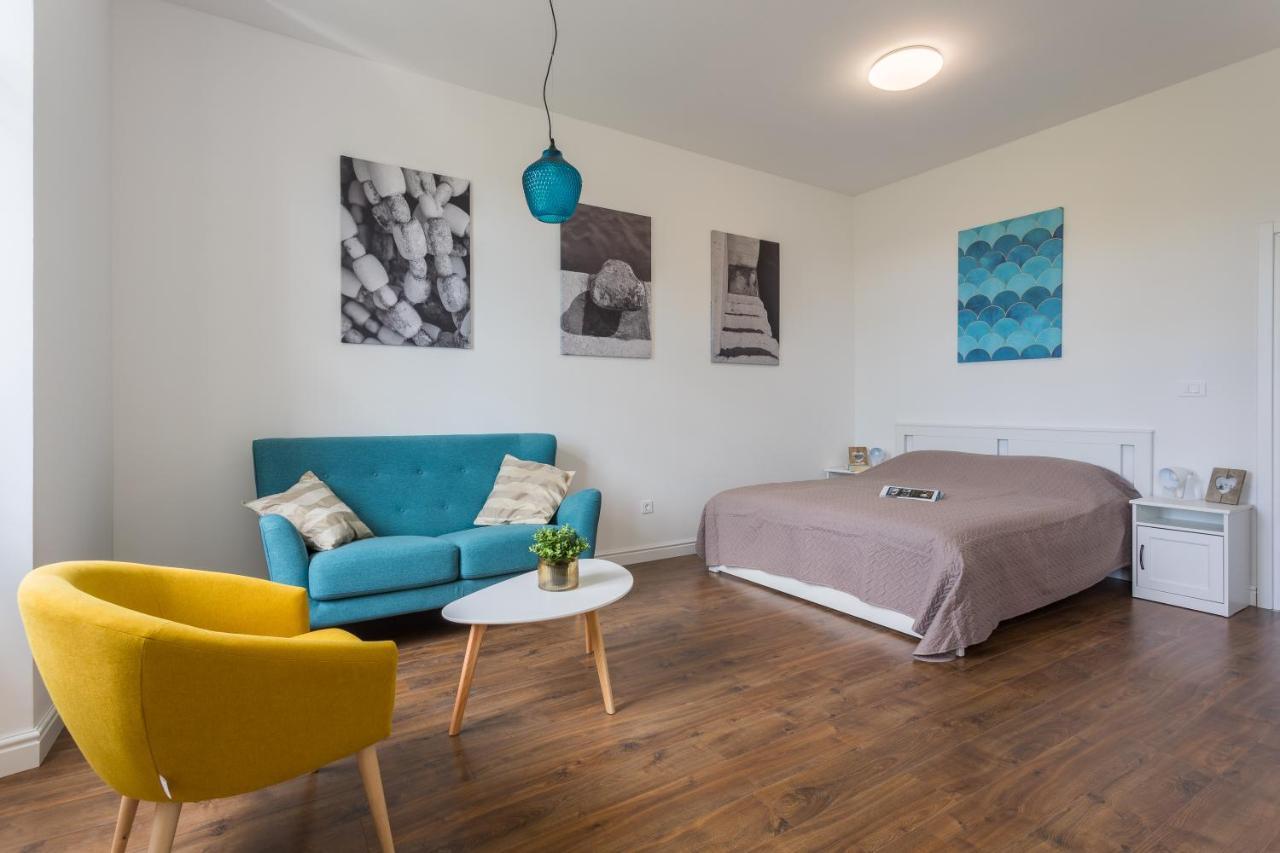 BU2 Pula Studio Apartment Bagian luar foto
