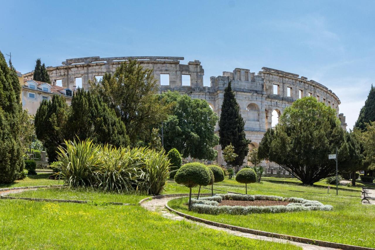 BU2 Pula Studio Apartment Bagian luar foto