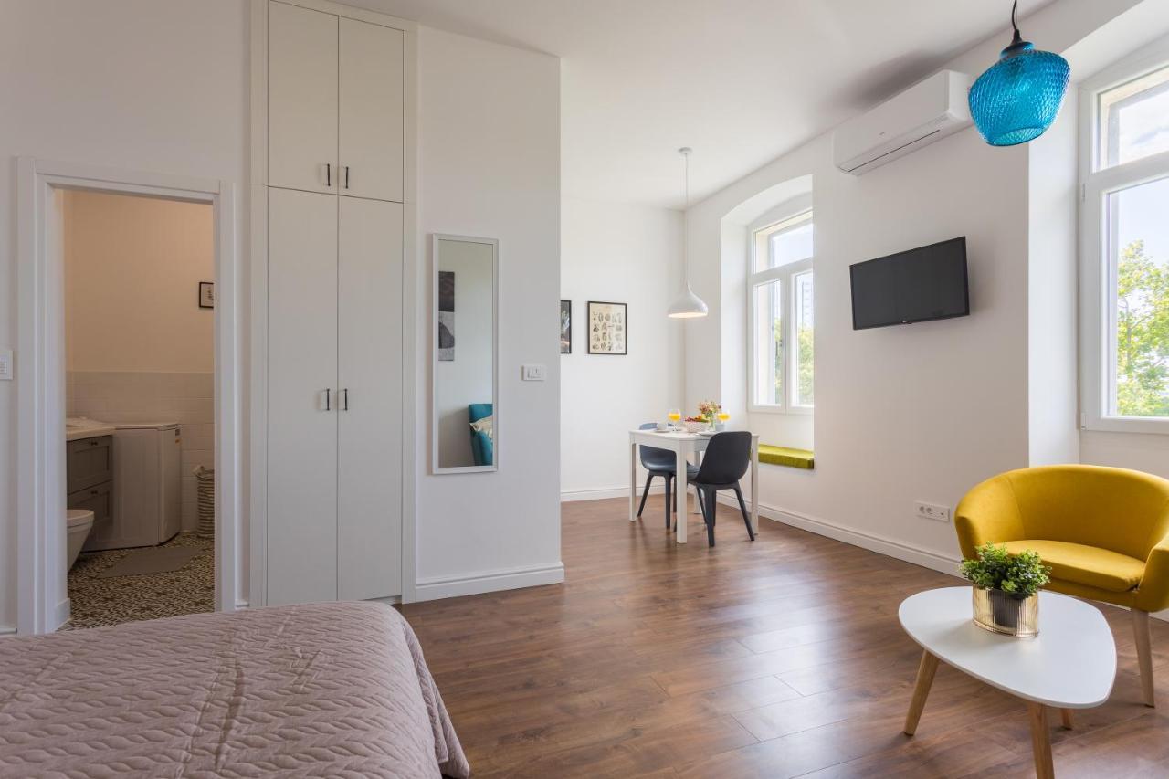 BU2 Pula Studio Apartment Bagian luar foto